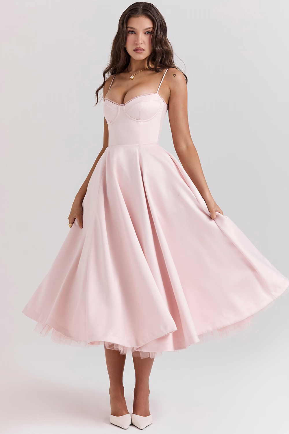 Abito elegante in satin per feste