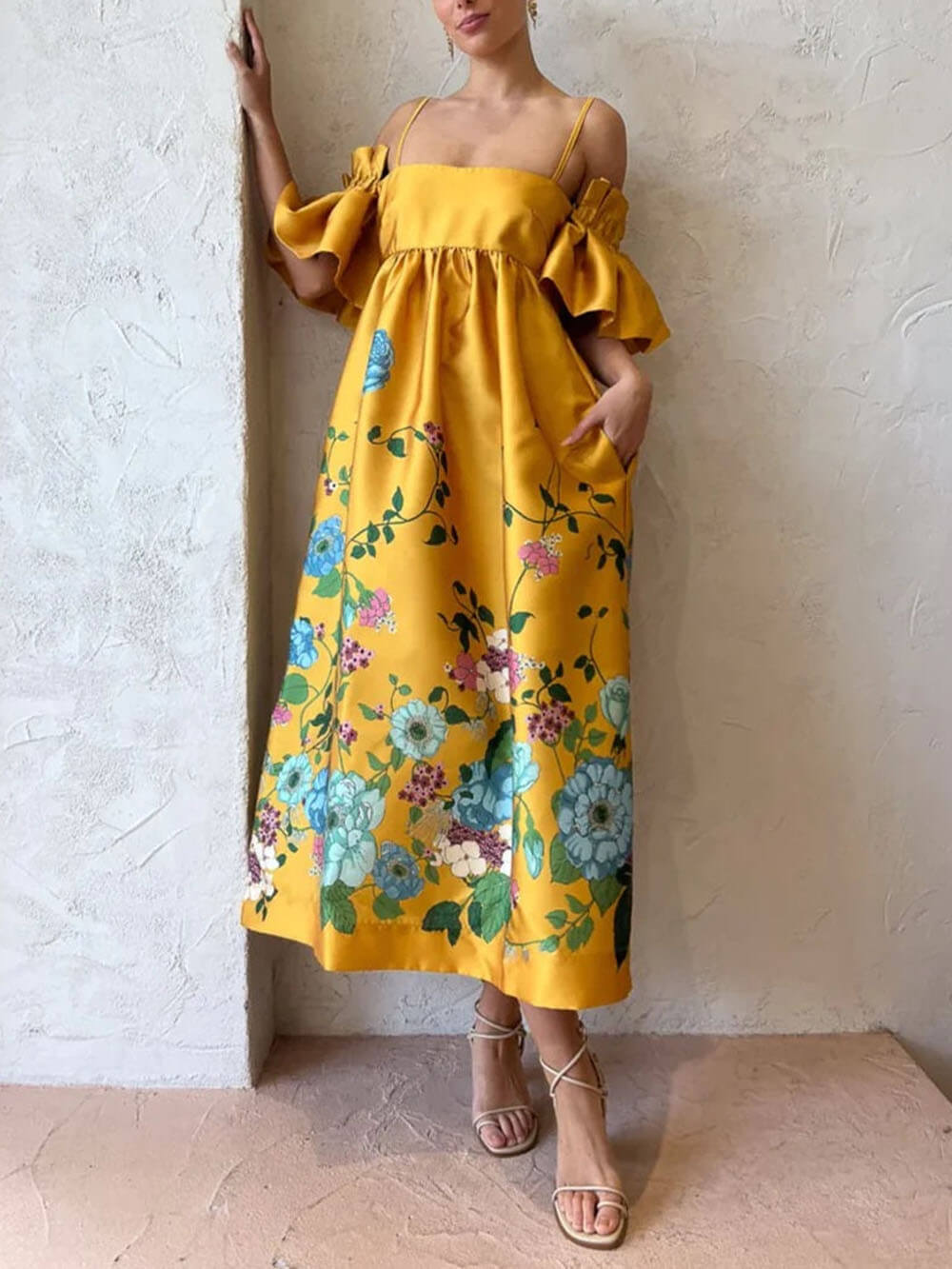 Camilla - Abito con maniche a fiori di tagete