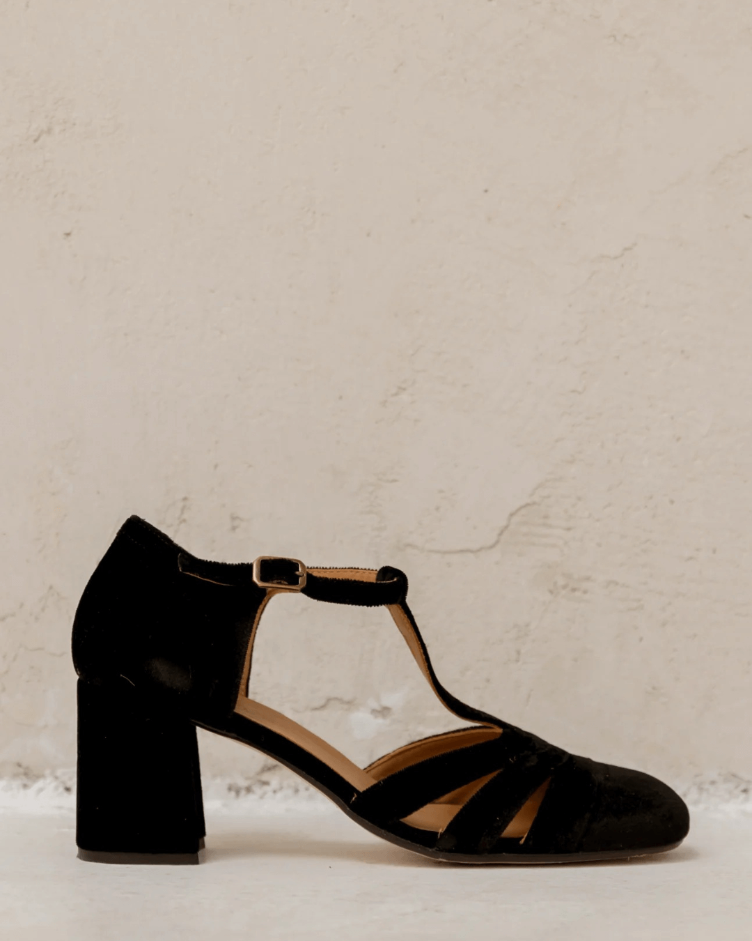 SCARPA CON CINTURINO A T E TACCO STABILE