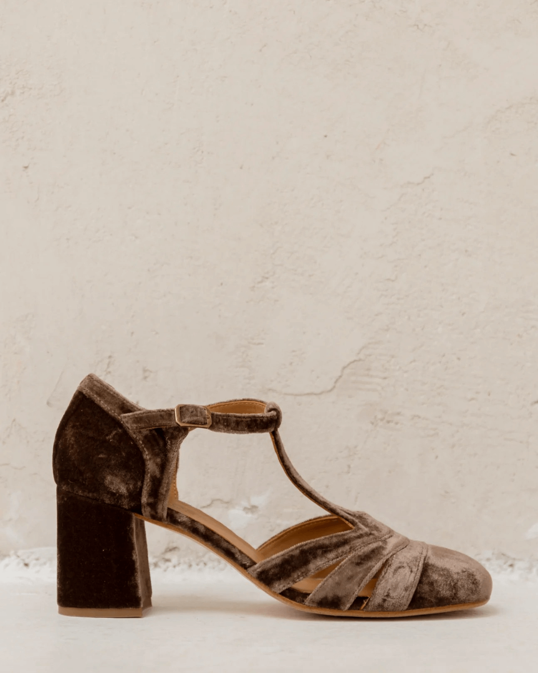 SCARPA CON CINTURINO A T E TACCO STABILE