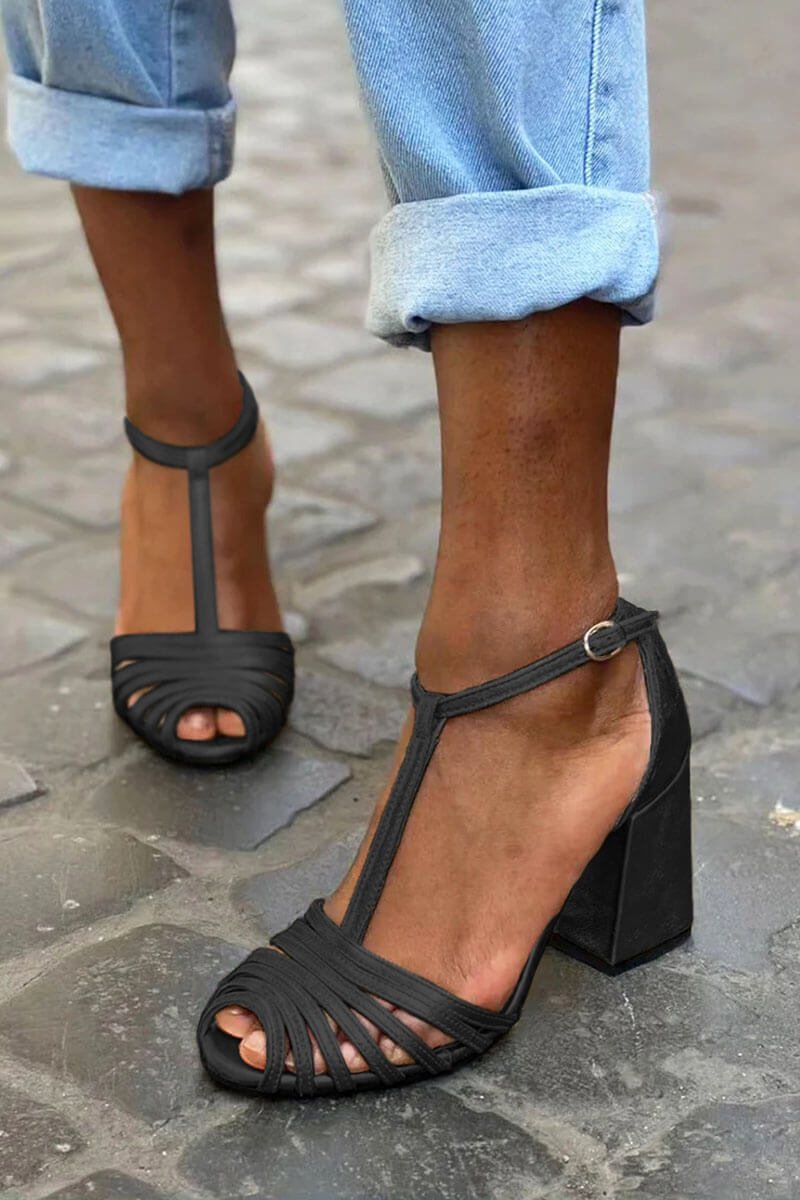 SANDALI ELEGANTI CON CINTURINO A T
