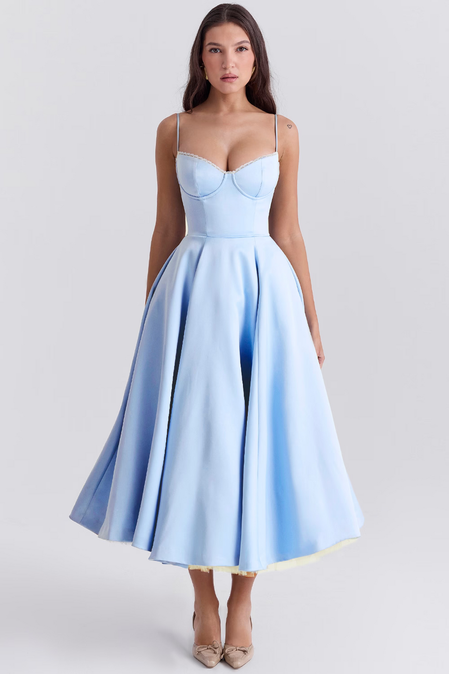 Abito elegante in satin per feste