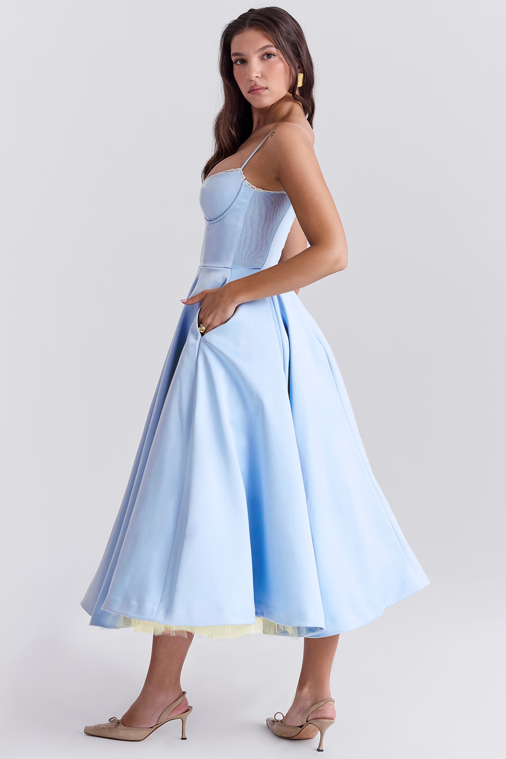 Abito elegante in satin per feste