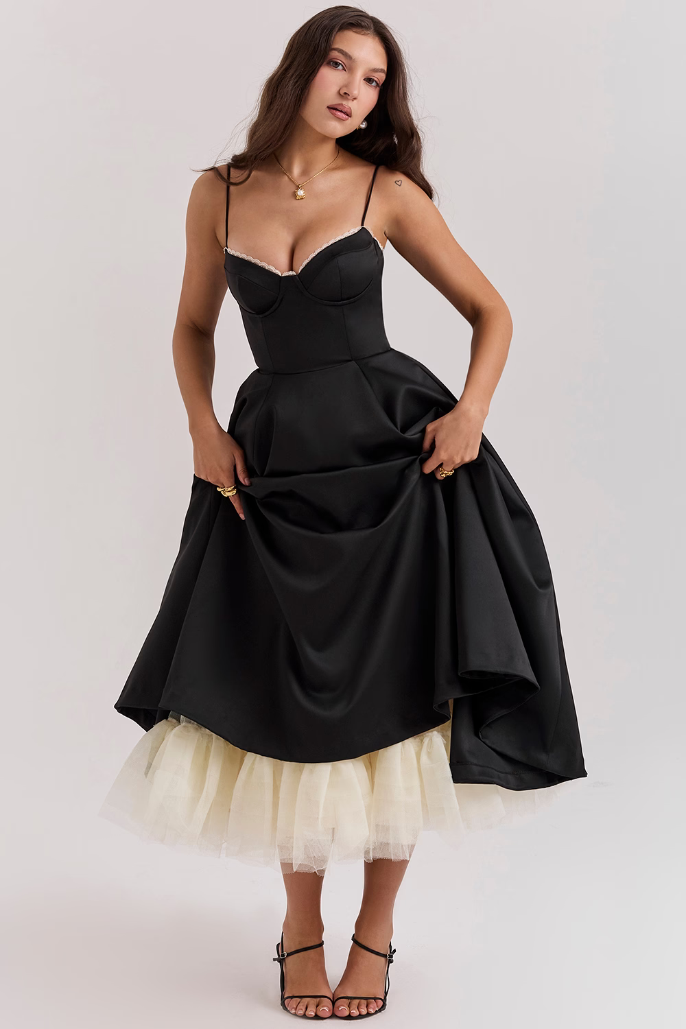 Abito elegante in satin per feste