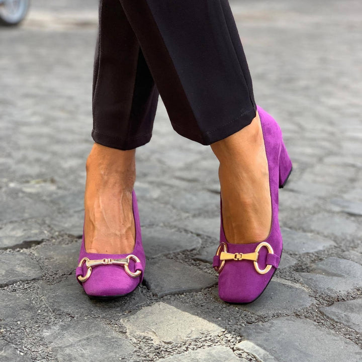 DÉCOLLETÉ ELEGANTI CON DETTAGLIO ORO