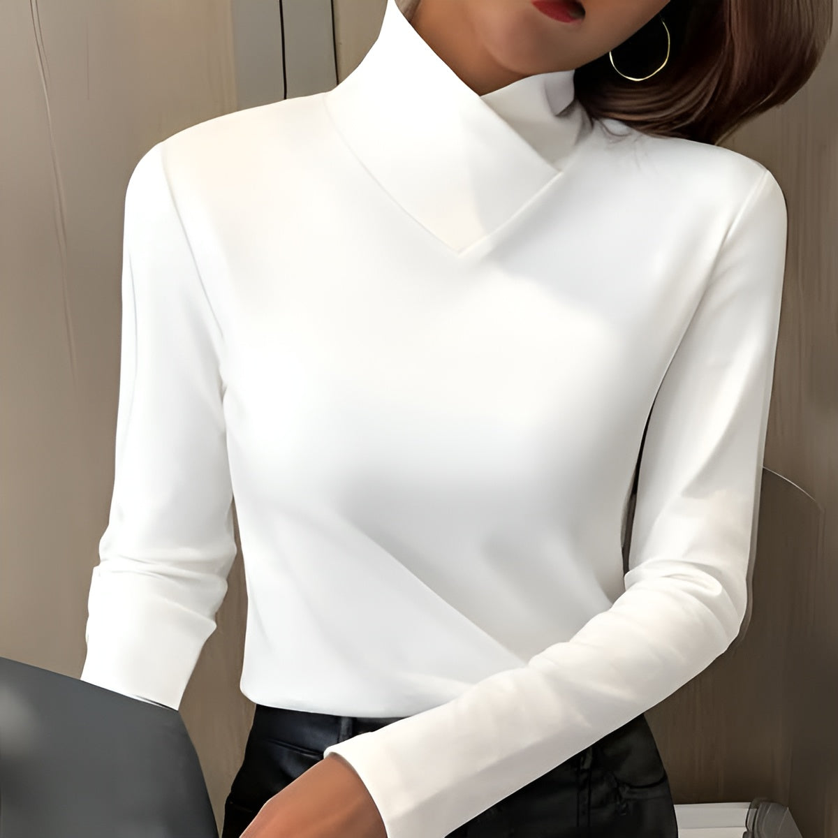 Sherie™ Maglione Elegante a Collo Alto